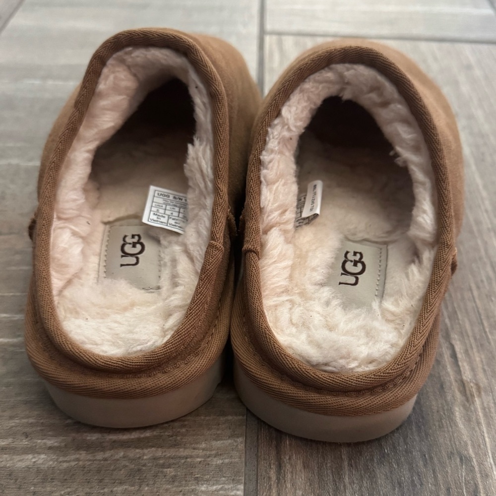 Ugg Scuff Slipper - image 6